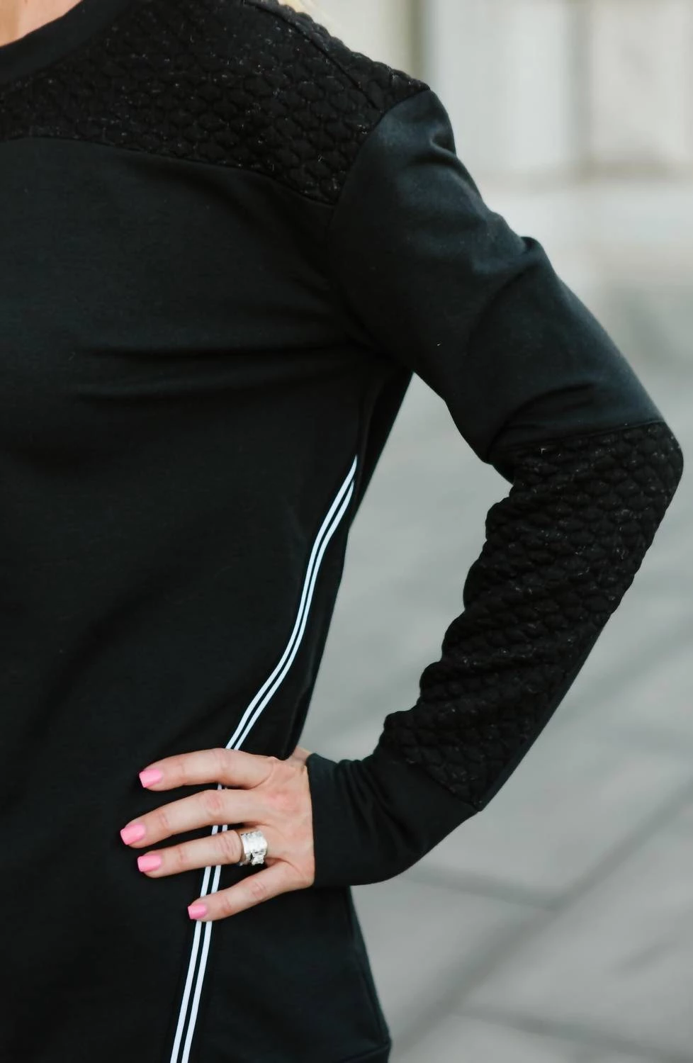 Wholesale ๐ Lysse ๐ฉ women Devoe Sweatshirt in Black ๐ 2 Wholesale ๐ Lysse ๐ฉ women Devoe Sweatshirt in Black ๐ - Image 2