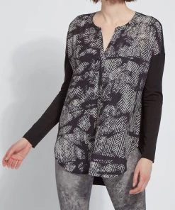 Flash Sale 🎉 Lysse 👩 women Millie Top In Broken Chevron 🔥