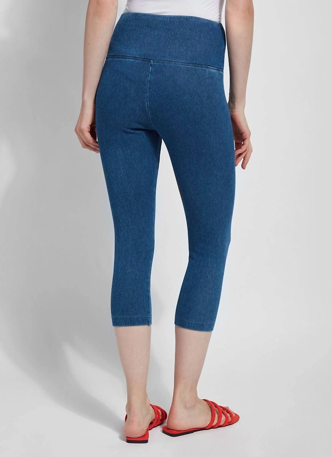 Outlet π₯ Lysse π© women Denim Capri Legging in Mid Wash π 3 Outlet π₯ Lysse π© women Denim Capri Legging in Mid Wash π - Image 3